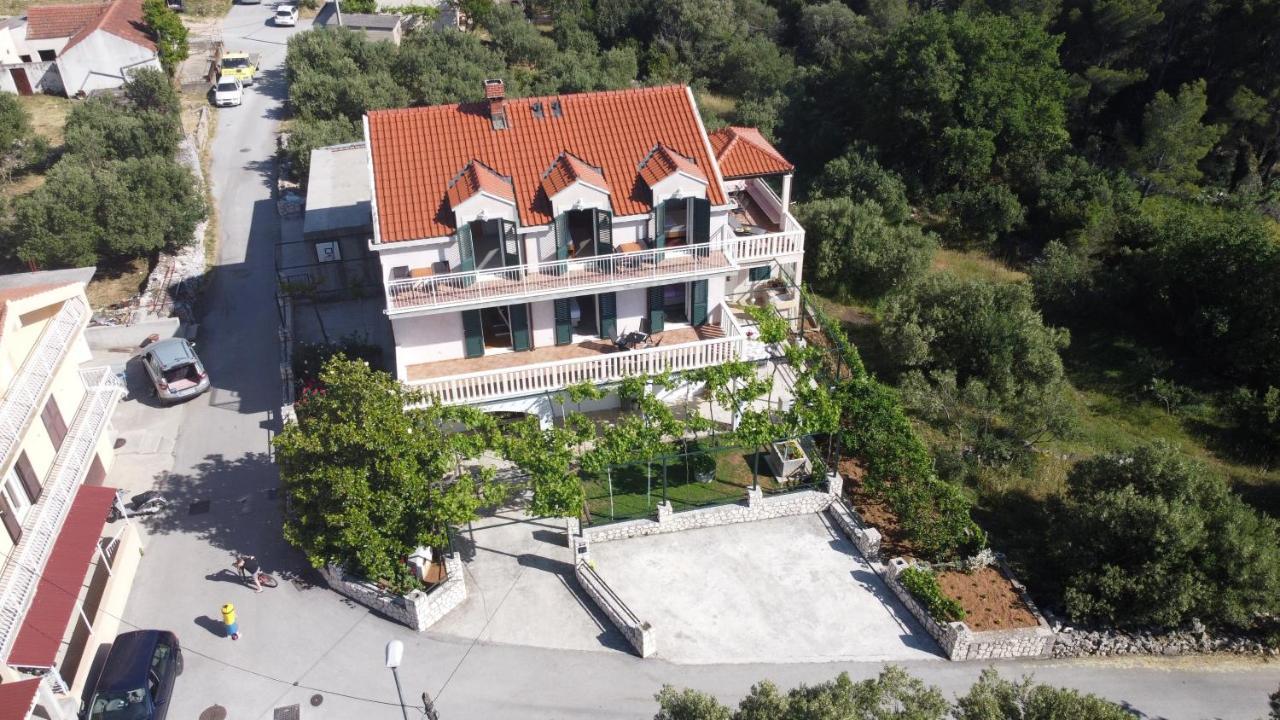 Apartments Kola Banići Exteriér fotografie