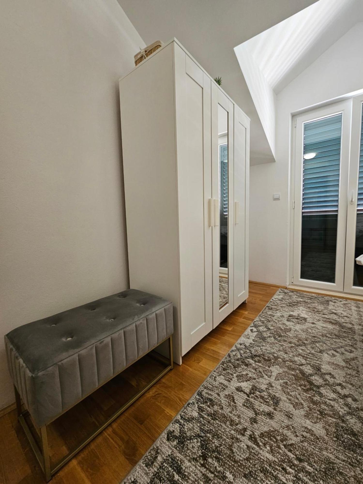 Apartments Kola Banići Exteriér fotografie